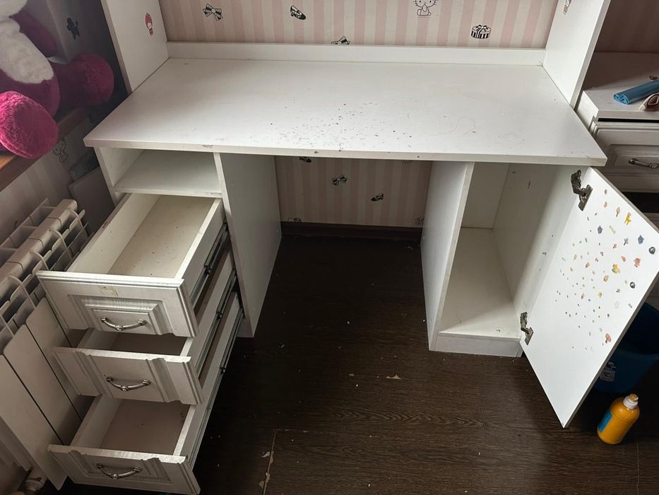 Письменный детский стол. 50т
