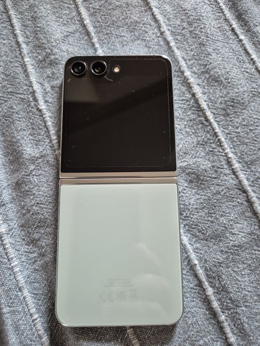 Samsung Galaxy Flip 5 512 gb mint