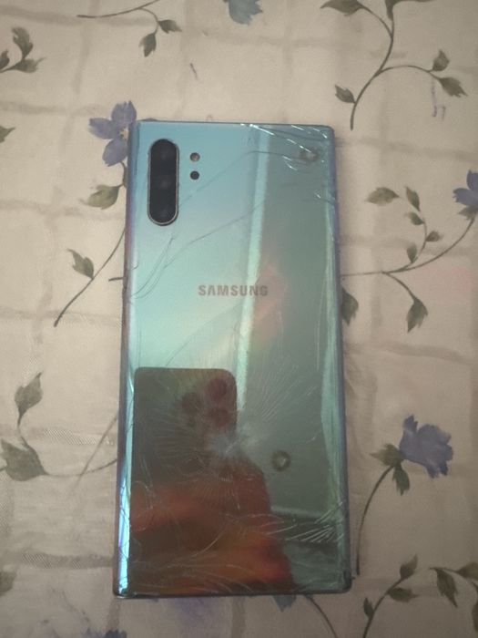 Sam note 10 plus