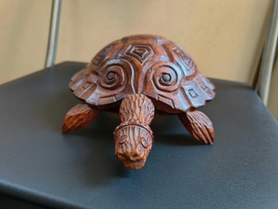 Broasca testoasa din lemn lucrata manual