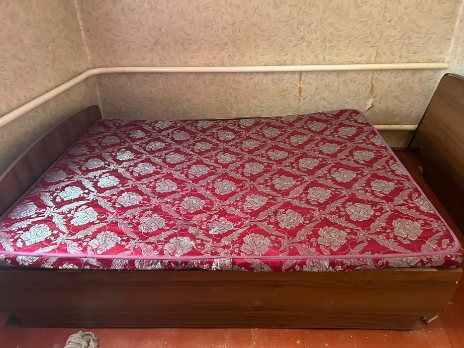 Продается старая мебель