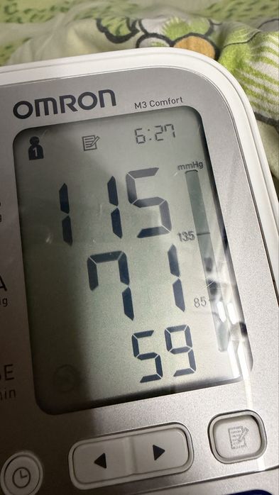 Tensiometru OMRON M3 Confort