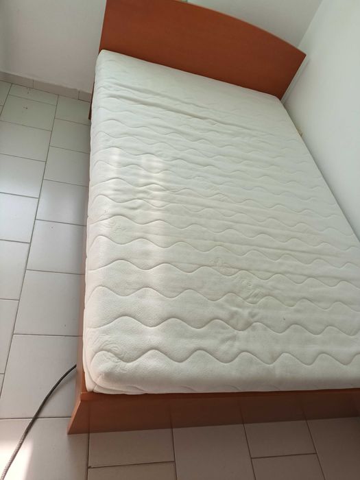 Малък 2стаен мансарден апартамент,  до центъра, за наем и нощувки