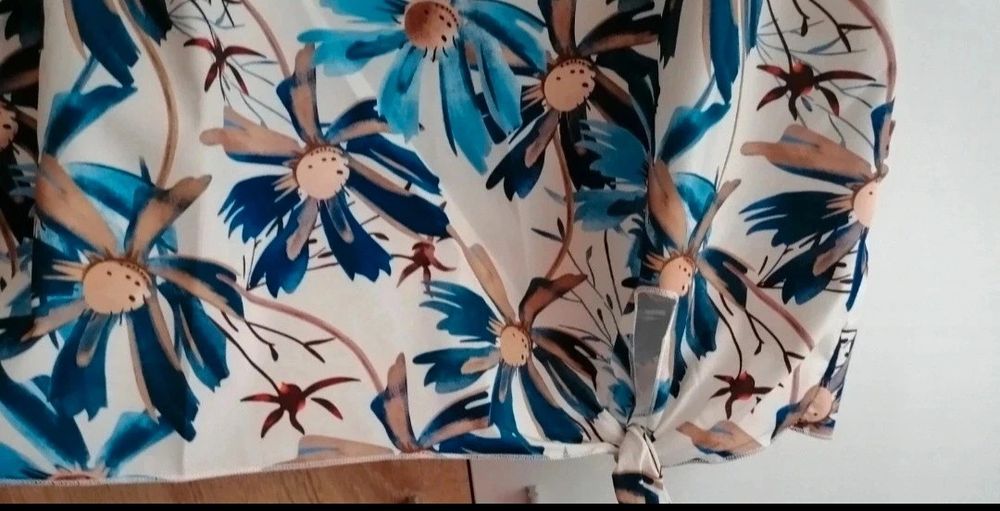 Bluzița eleganta, marimea L, made în Italy