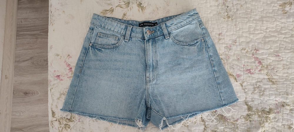 Blugi scurți pentru damă