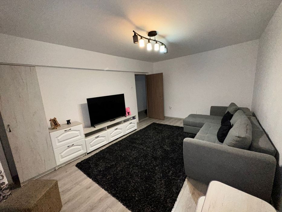 Vand apartament 2 camere transformat in 3 camere