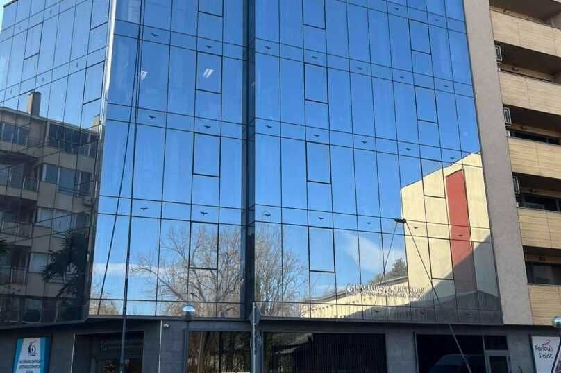 Почистване на стъкла и стъклени фасади - Пловдив