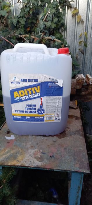 Vand aditiv de ciment