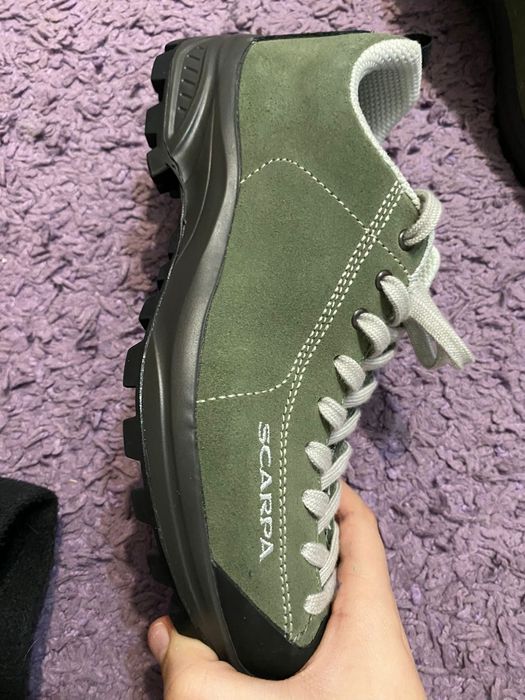 Vând adidași scarpa