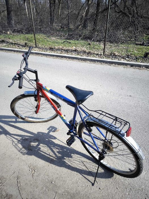 bicicleta DHS sau Giant Tourer