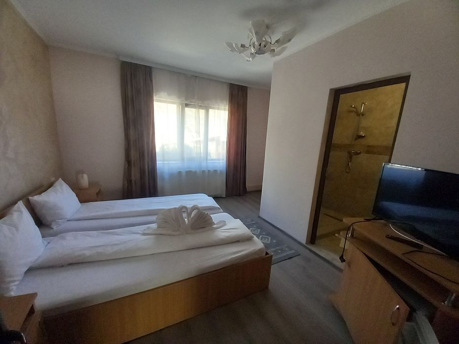 Cazare la casa B Herculane