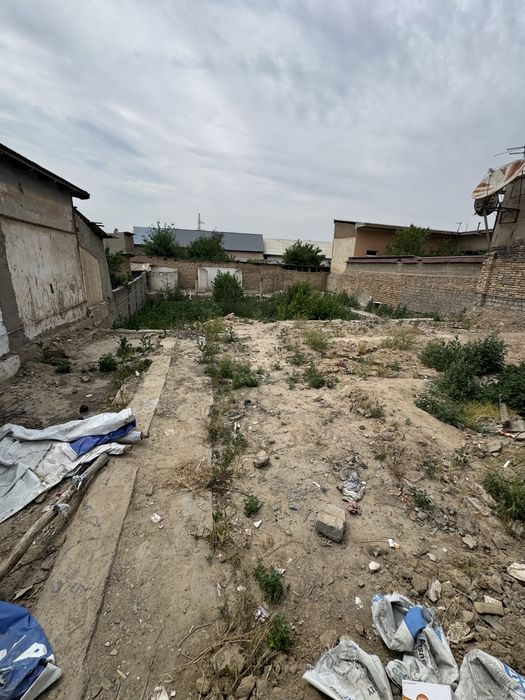 Srochna Karzinka ro’parasidan 6 sotix uchaska sotiladi