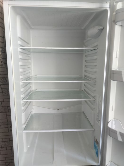 Холодильник индезит на запчасти