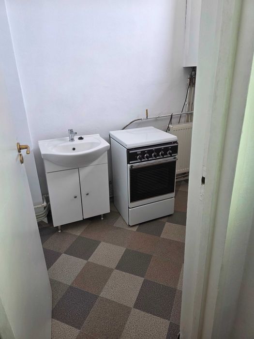 Închiriez garsonieră
