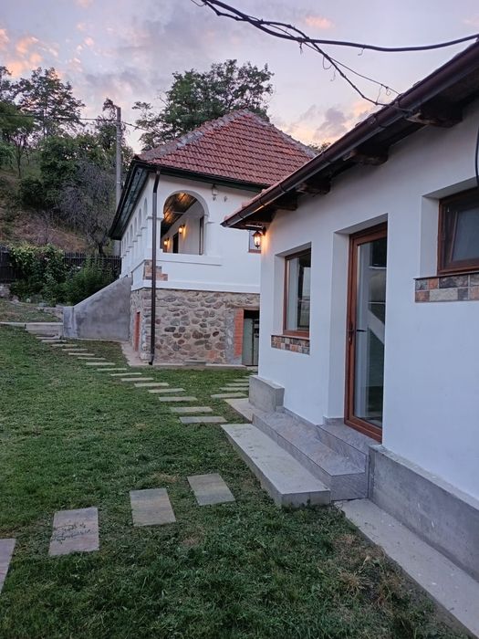 Casa si teren de vanzare