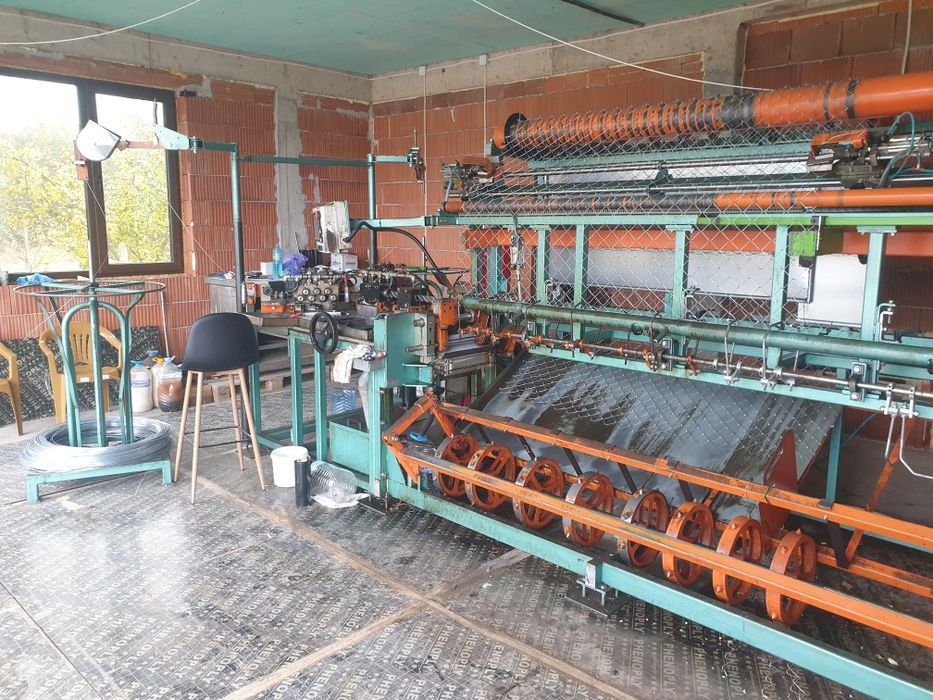 Машина за плетене на оградна мрежа