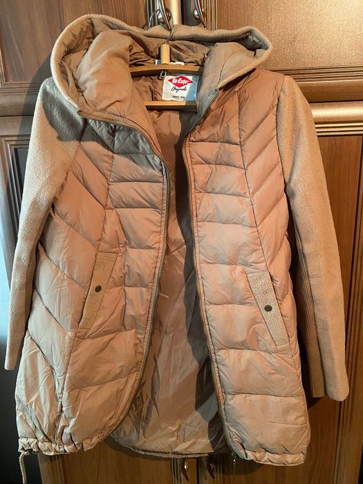 Пуховики и плащи