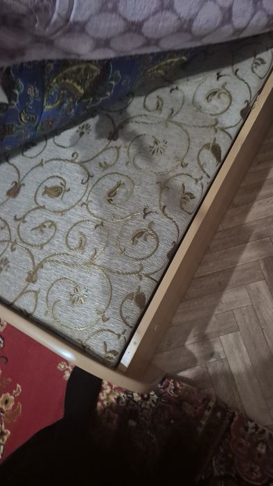 Двуспальная кровать