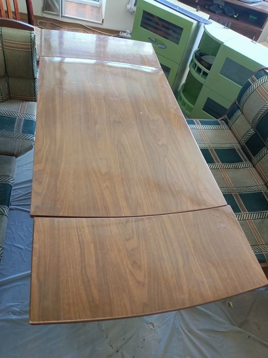 Продам кухонный стол