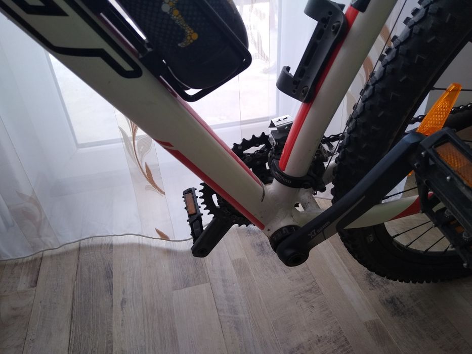 Félt 29 cu acte mărime m preț fix.fix.fix