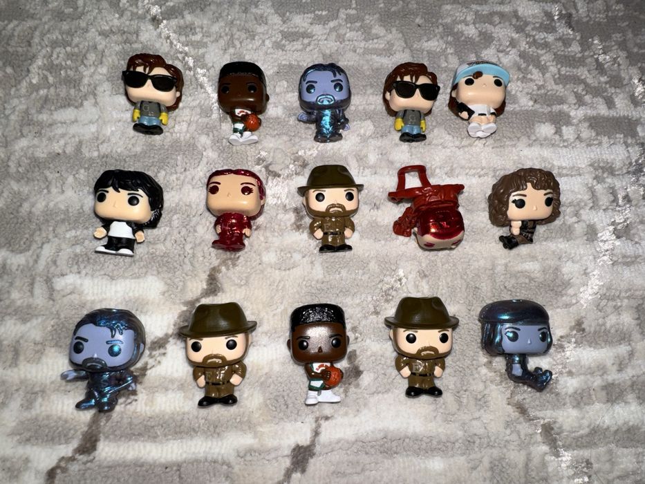 Фигурки очень странные дела