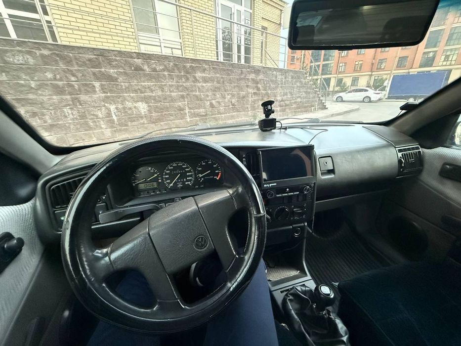 Фольксваген пассат 1989г.