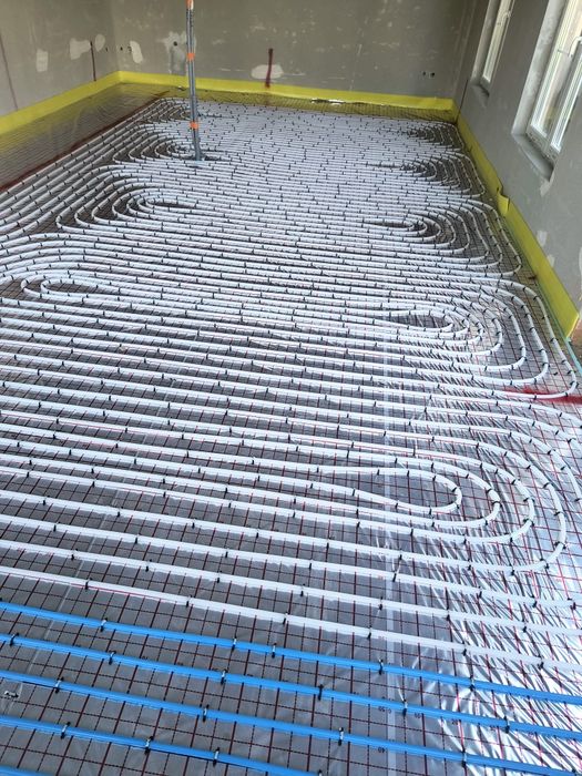 Executăm instalații electrice și sanitare
