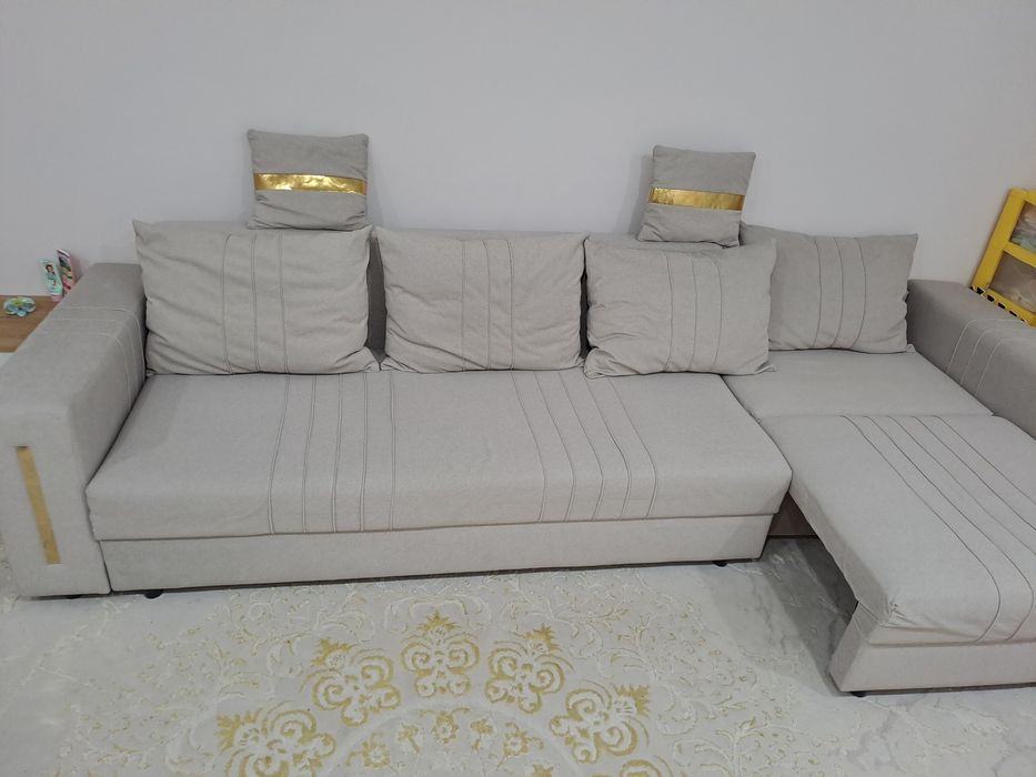 Продам диван новый почти 3 метра