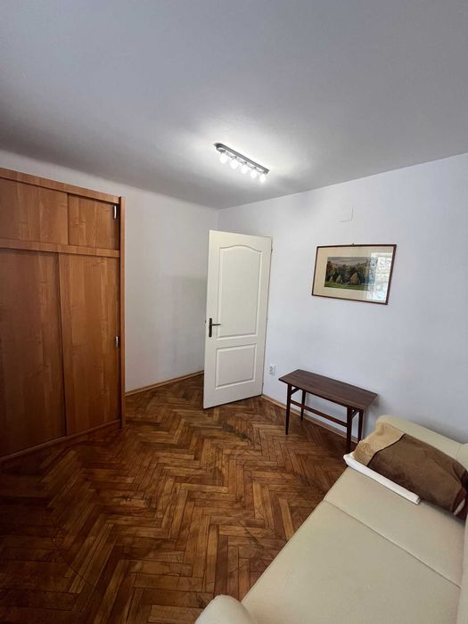 Apartament 2 camere, 40mp, et.1, mobilat și utilat, zona piață 7 Noiembrie