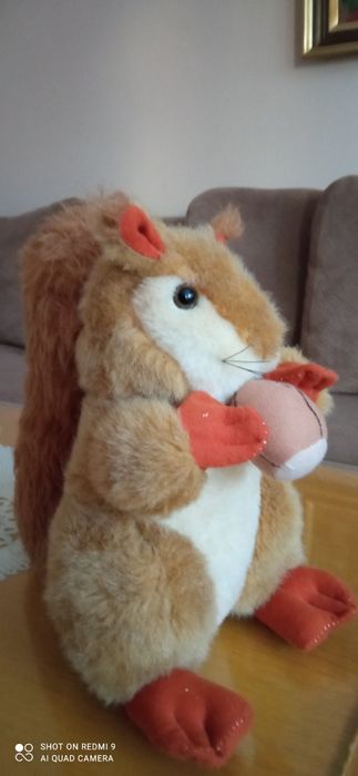 Интерактивна плюшена катеричка