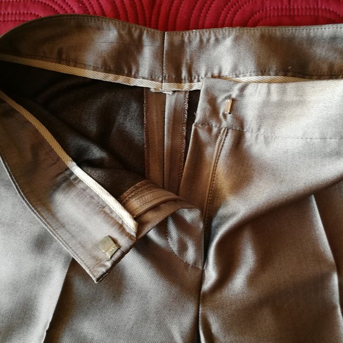 Дамски сив/сребрист костюм