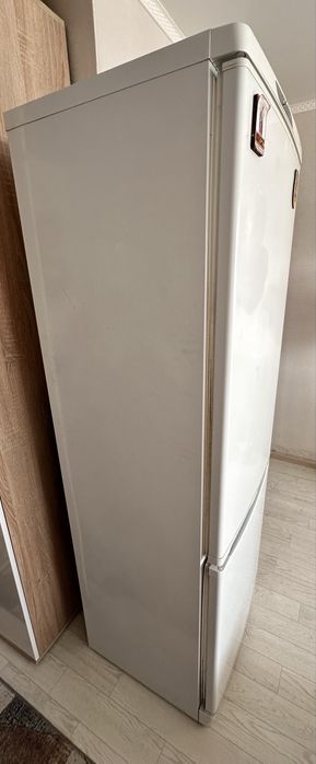 В продаже холодильник STINOL