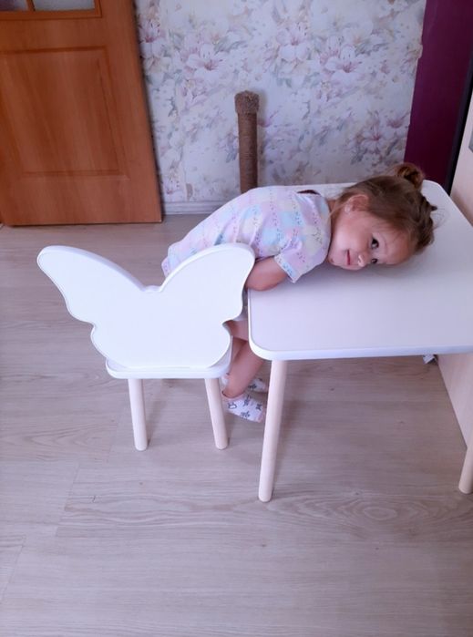 Детский стол и стул , набор детской мебели