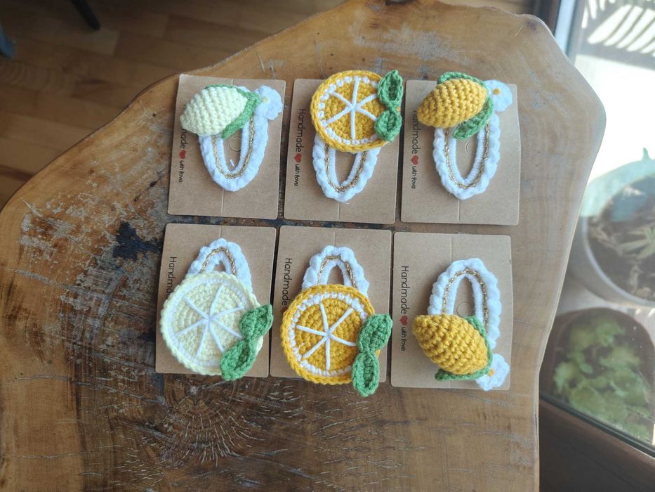 Ръчно плетени детски фиби