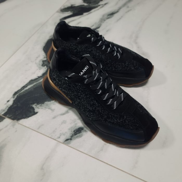 Дамски спортни обувки