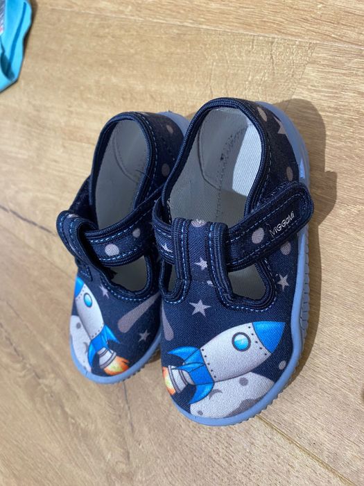 Дрехи момче next guess 74-80 размер пантофи 24номер