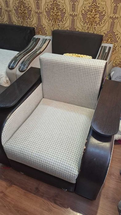 2 кресла в хорошем состоянии