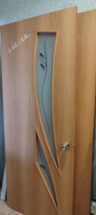 Продам двери межкомнатные б/у