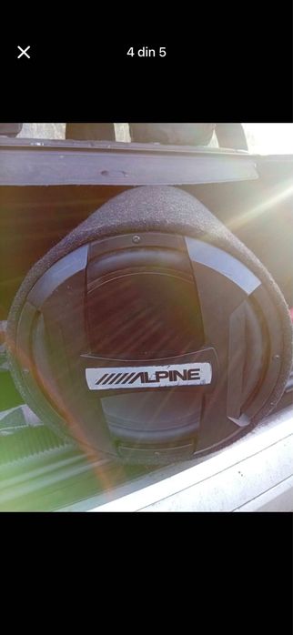 Subwoofer Alpine swt-12S4 cu statie alpine