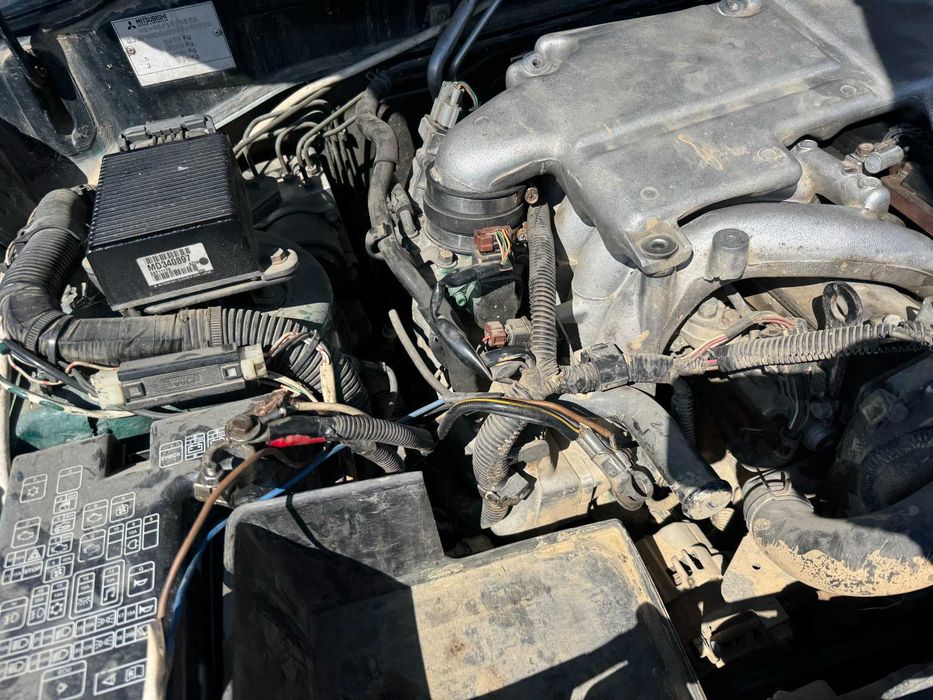 Dezmembrari Dezmembrez Piese piesa Dez auto Mitsubishi Pajero Pinin 1,8 GDI an 2000