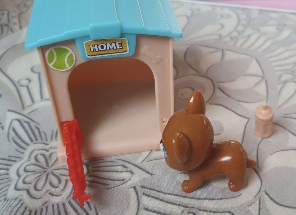 куче с бутилка , зайче и пиленце