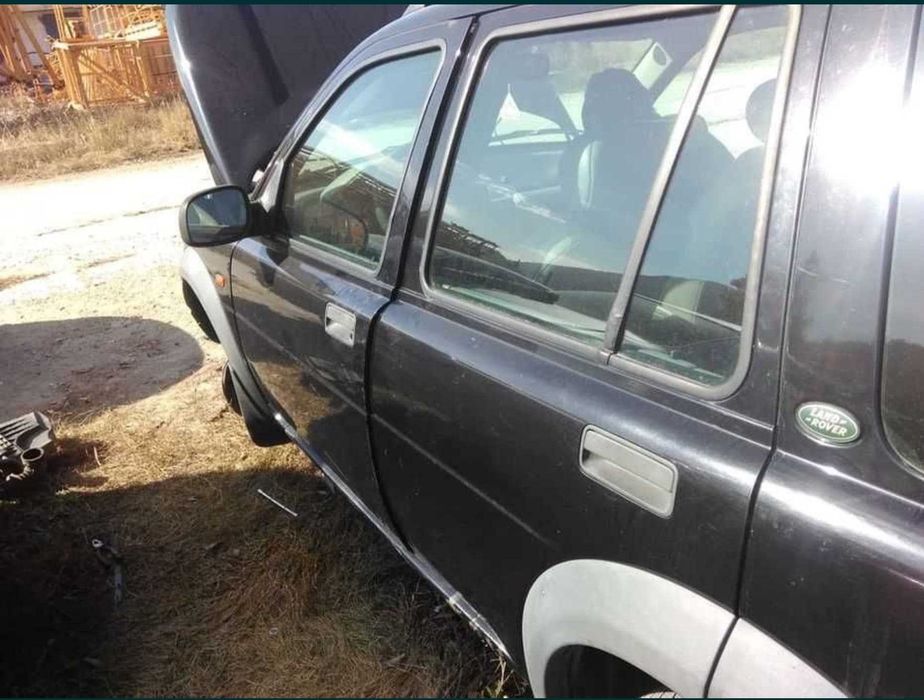Dezmembrez Dezmembrari Land RoverFreelander 1 orice motorizare culoare