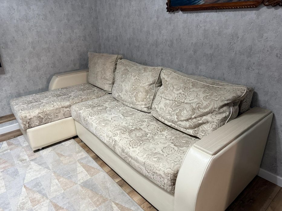 Продам диван с креслом