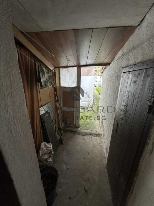 Продава се Етаж от къща в Пловдив, Център - 65 кв.м за 3231 €/кв.м - Снимка #13