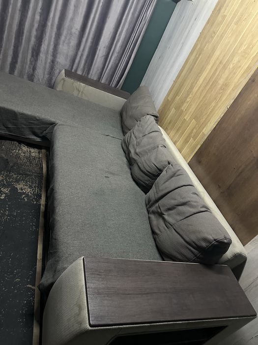 Диван мебел нужно химчистка !!