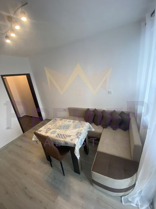 Дава се под наем Едностаен апартамент в Варна, Център - 30 кв.м за 239.19 € - Снимка #1