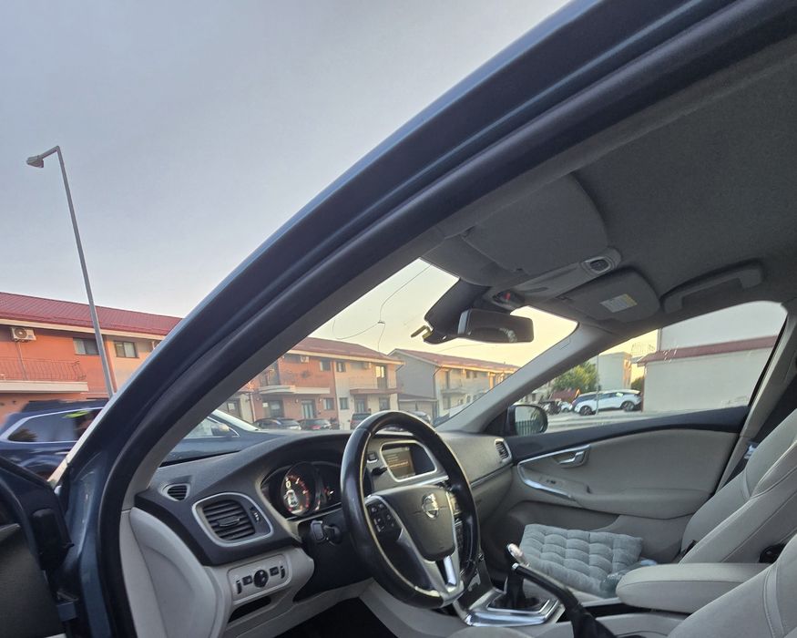 Volvo V40 2.0  D3
