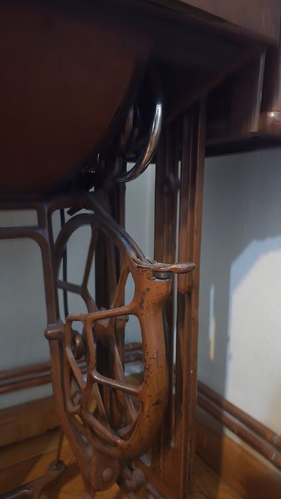 Masina de cusut Singer