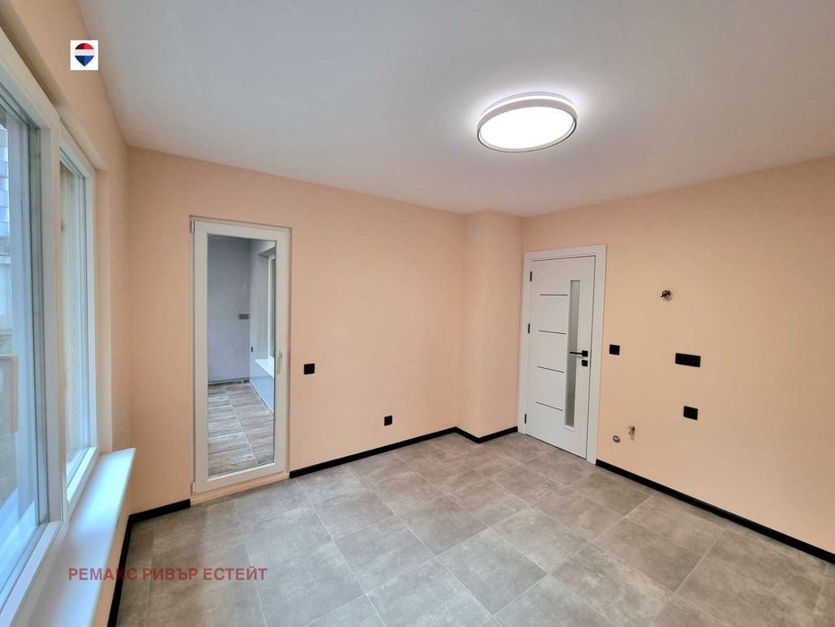 Продава се Двустаен апартамент в Русе, Дружба 3 - 66 кв.м за 1508 €/кв.м - Снимка #7