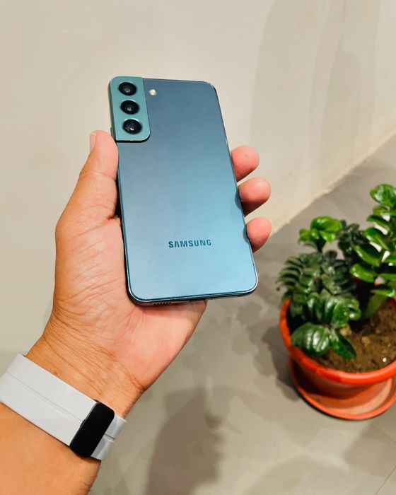 Samsung S22 В хорошем состоянии